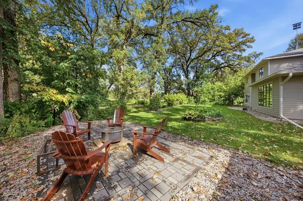 1275 Rolling Oaks LN NW, Hutchinson, MN 55350