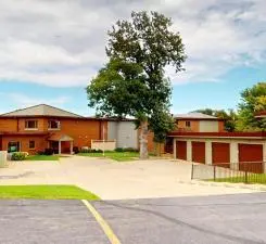 808 Lake Chapeau DR #201, Albert Lea, MN 56007