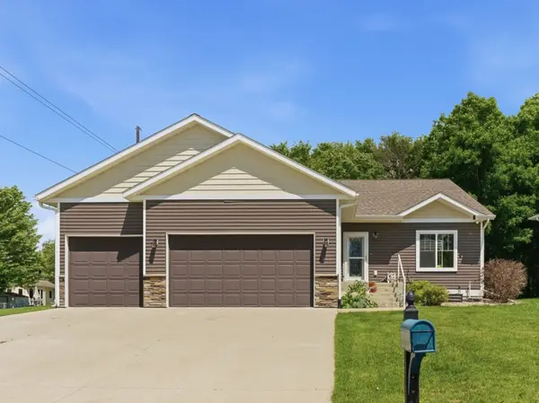 300 Tanager RD, Mankato, MN 56001