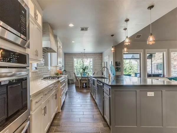16313 Brookefield DR, Edmond, OK 73013