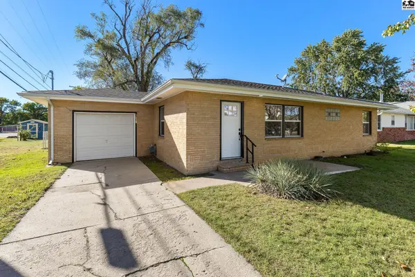 3013 N Elm St, Hutchinson, KS 67502