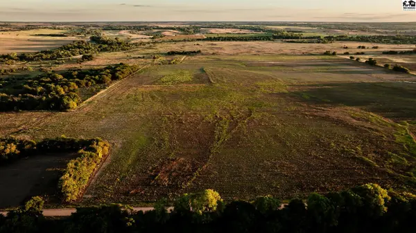 000 W Parallel Rd, Arlington, KS 67514