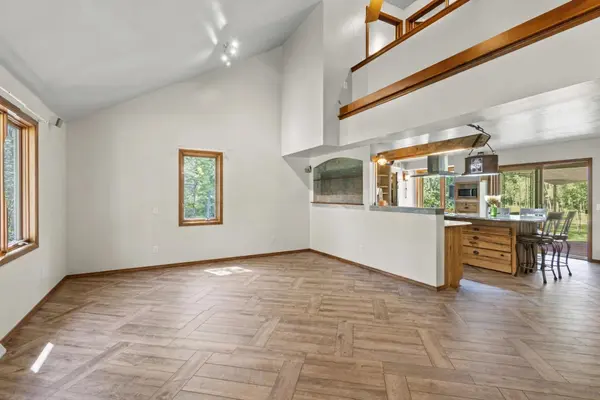 3007 LONGVIEW LN, Suamico, WI 54173