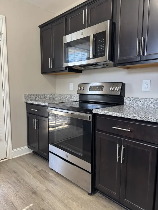 425 Irish Hills Dr, Clarksville, TN 37042
