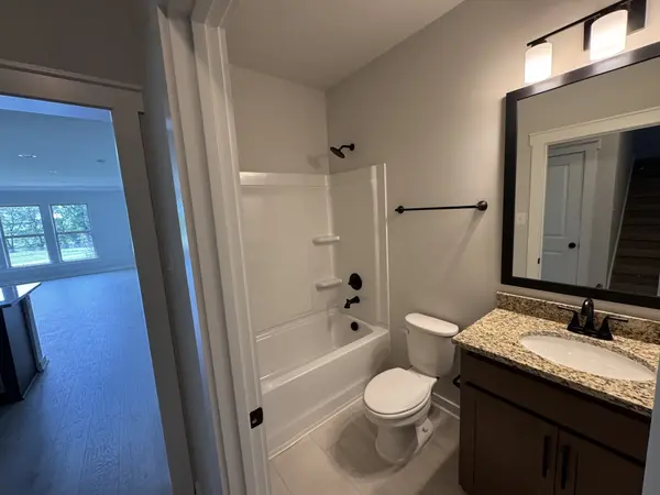 520 W Foxrun, Springfield, TN 37172