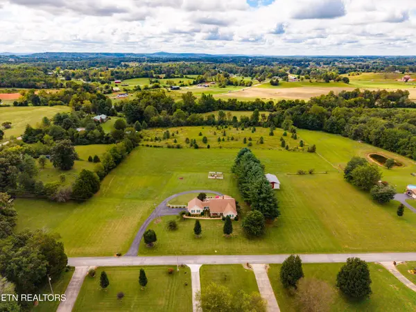 195 Ray Cemetery Rd, Sparta, TN 38583