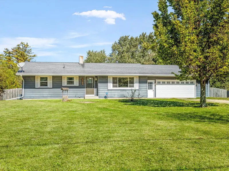 7284 Oak DR, Stillman Valley, IL 61084