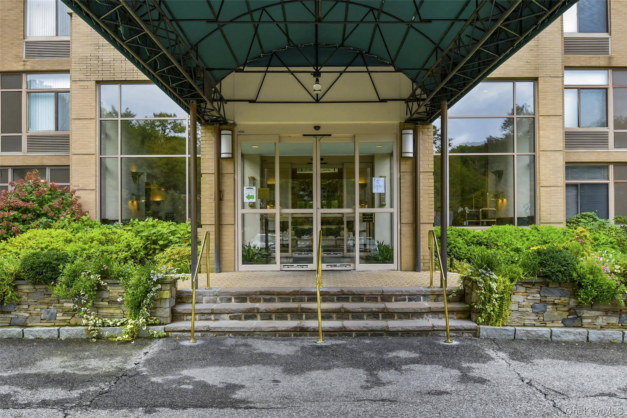 35 N Chatsworth AVE #6C, Larchmont, NY 10538