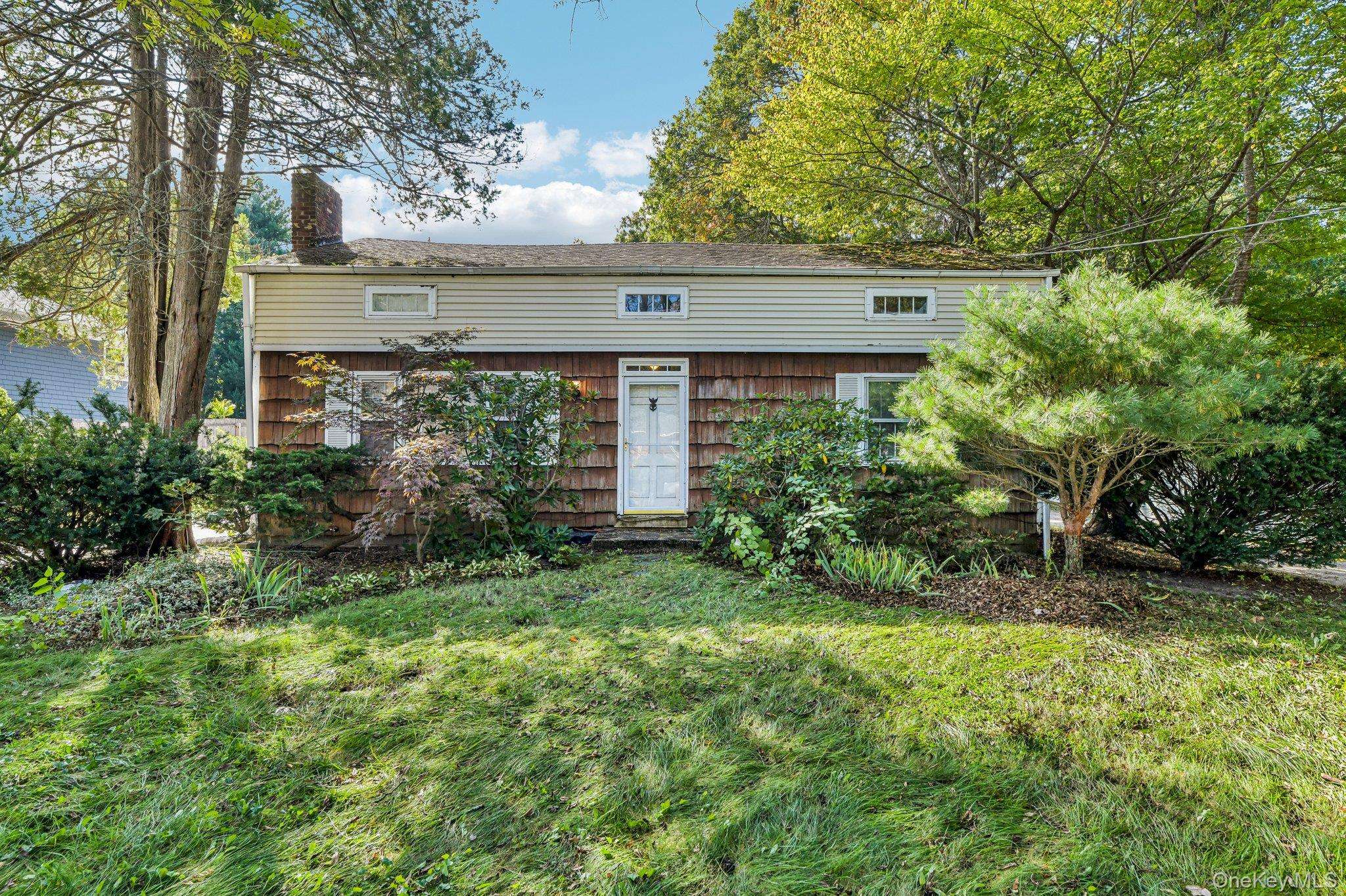 18 Wrana ST, Medford, NY 11763