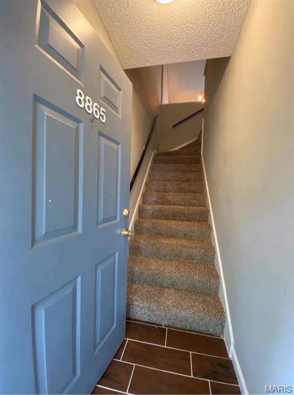 8865 Flamingo Ct, Brentwood, MO 63144