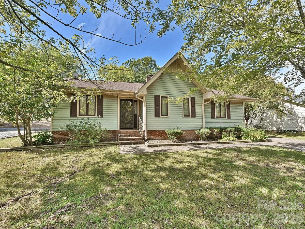 7422 Bradgate RD, Charlotte, NC 28217
