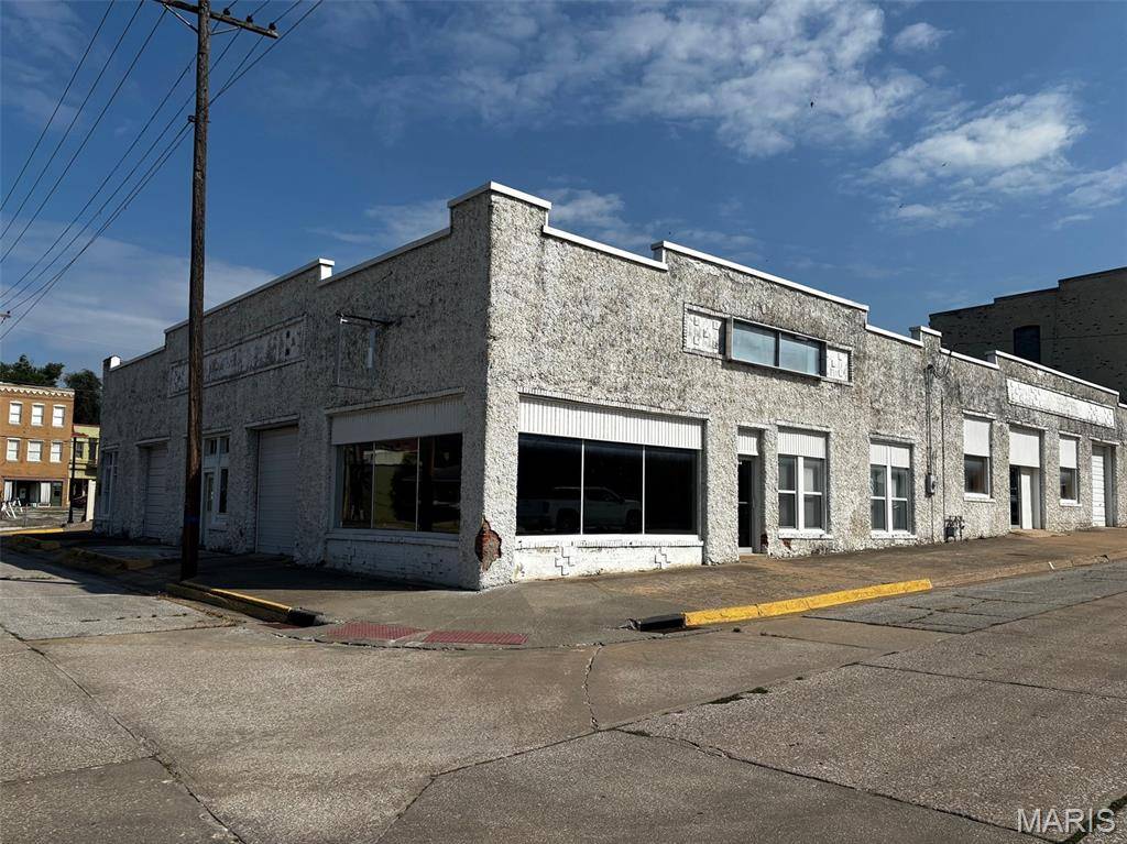 305 S Carolina ST, Louisiana, MO 63353