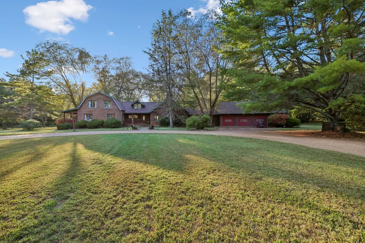 1006 Remington Pl, Manchester, TN 37355