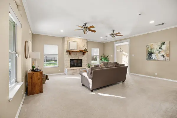 226 Cedar Hills DR, Elgin, TX 78621