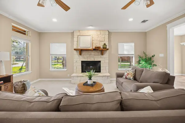 226 Cedar Hills DR, Elgin, TX 78621