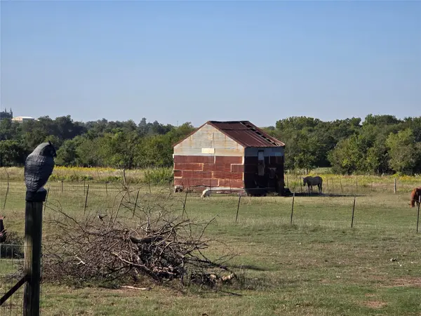 401 County Road 315, Jarrell, TX 76537
