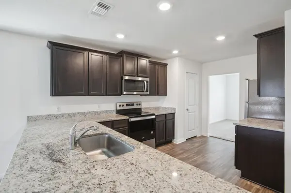 517 Riverdale DR, Jarrell, TX 76537