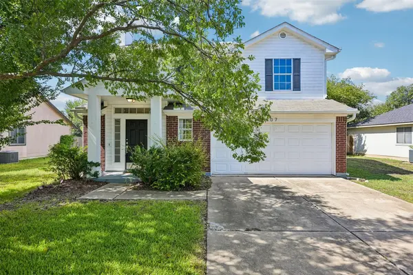 607 Sparkling Brook LN, Leander, TX 78641