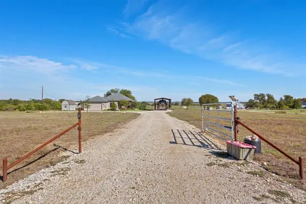 6565 Mother Neff PKWY, Mcgregor, TX 76657