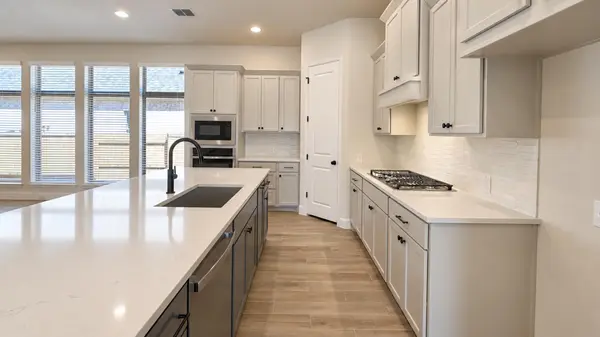 118 Basket Flower LOOP, Kyle, TX 78640