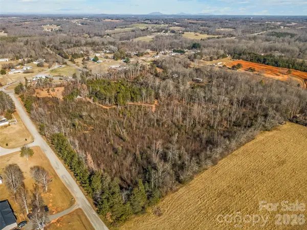 00000 Hoots RD, Yadkinville, NC 27055