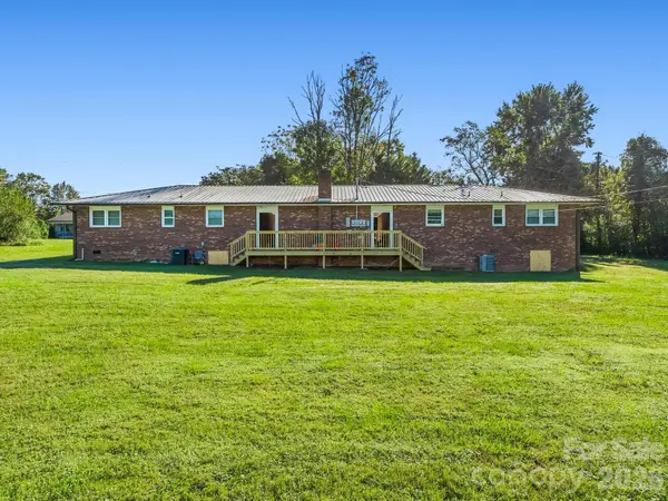 17 Randolph AVE, Flat Rock, NC 28731