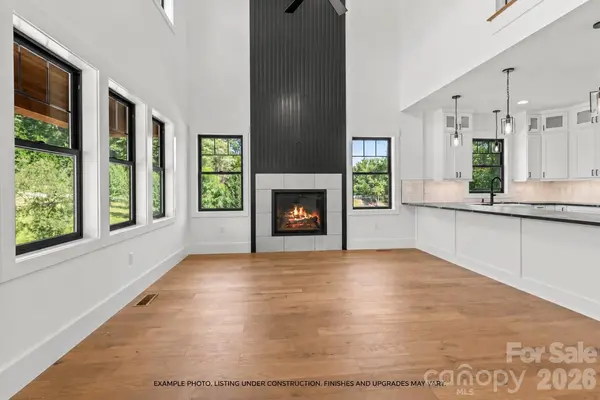 34 Martha Kate DR #16, Hendersonville, NC 28792