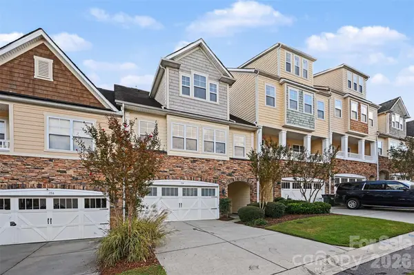 114 Inlet Point DR, Tega Cay, SC 29708