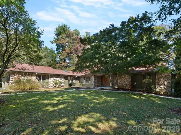 3003 Sourwood TRL, Hendersonville, NC 28739