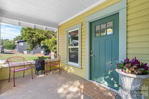 411 4th ST SE, Hickory, NC 28602