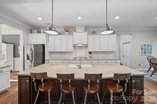 2028 Donovan DR, Matthews, NC 28104
