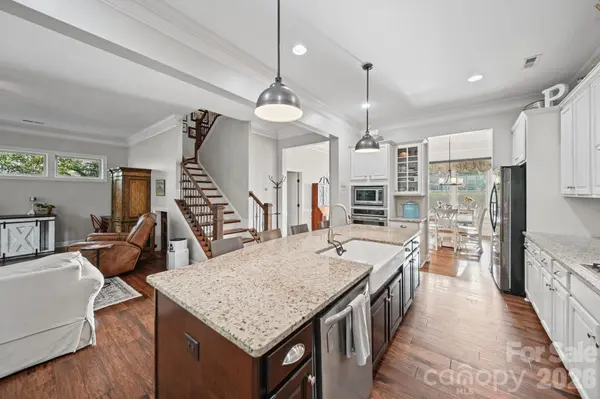 2028 Donovan DR, Matthews, NC 28104