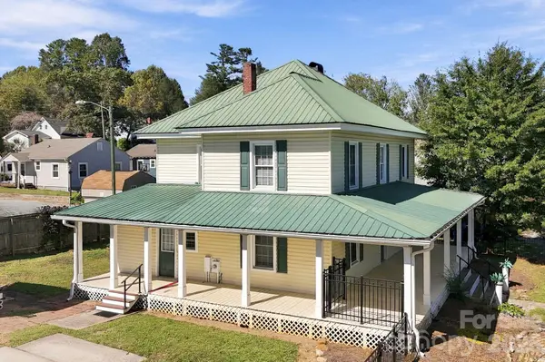 444 S Broad ST, Brevard, NC 28712