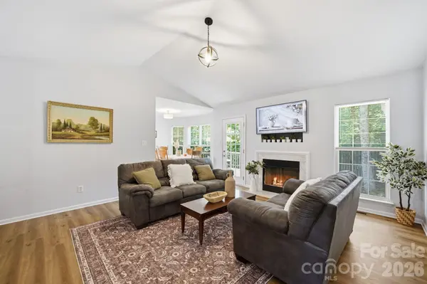 1008 Raywood CT, Matthews, NC 28104
