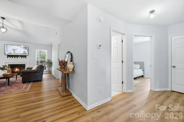 1008 Raywood CT, Matthews, NC 28104