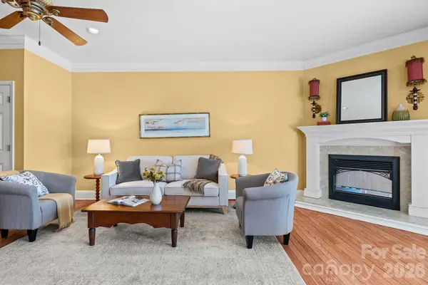 122 Warwicke PL, Advance, NC 27006