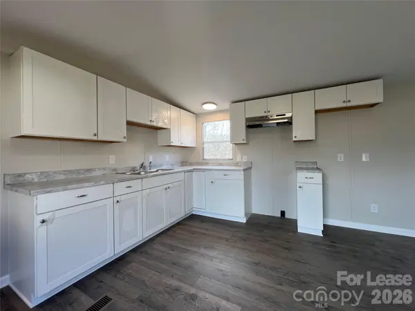 528 Oak Run CT, Bessemer City, NC 28016