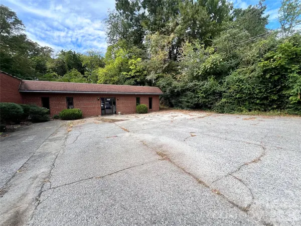 125 4th ST N, Albemarle, NC 28001