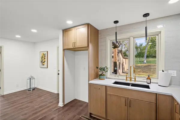 15800 Woods Chapel RD, Kansas City, MO 64139