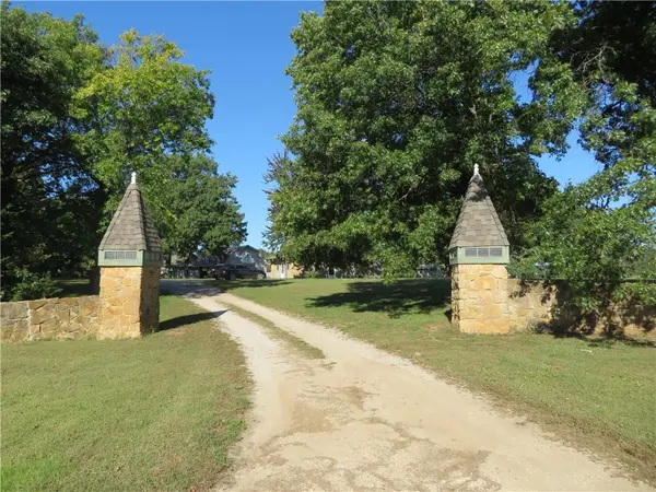7607 Ferguson RD, Ozawkie, KS 66070