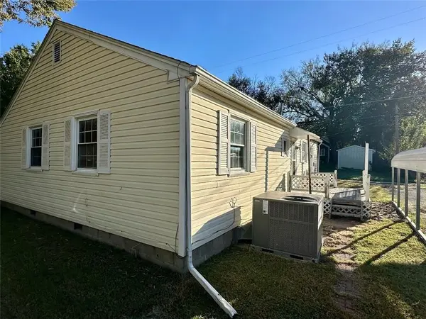 510 E Massasoit ST, Ottawa, KS 66067