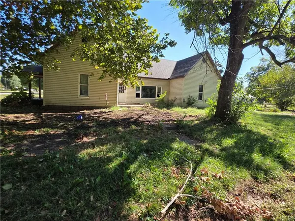 101 E Park AVE #101, Rich Hill, MO 64779