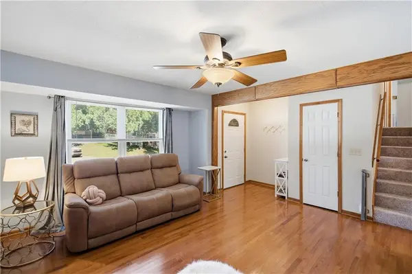 16605 W 125th ST, Olathe, KS 66062