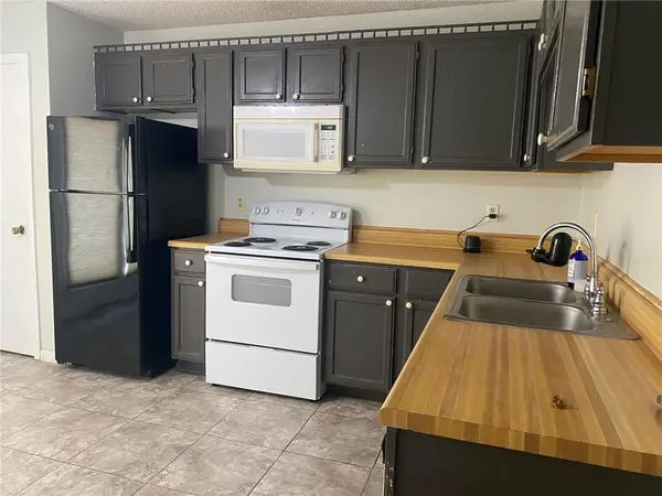 8215 NW Mace RD, Kansas City, MO 64152