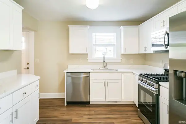 702 N Hill ST, South Bend, IN 46617