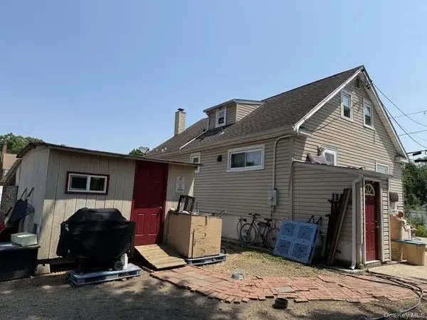1624 E 3rd AVE, Bay Shore, NY 11706