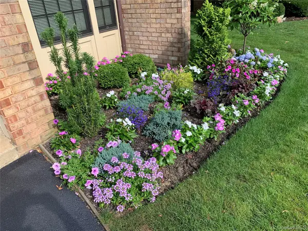 148 Southgate CIR, Massapequa Park, NY 11762