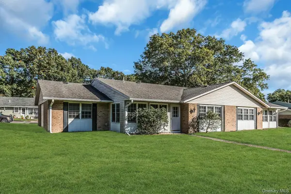 387 Woodbridge DR #A, Ridge, NY 11961
