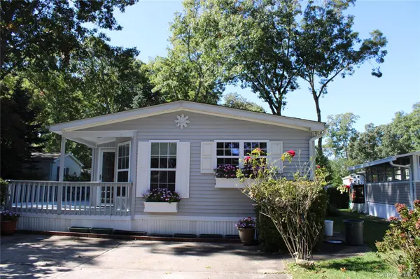 1661 Old Country RD #77, Riverhead, NY 11901