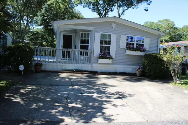 1661 Old Country RD #77, Riverhead, NY 11901